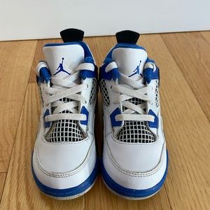 Kids Jordan Retro 4 Sneakers- white, blue and black